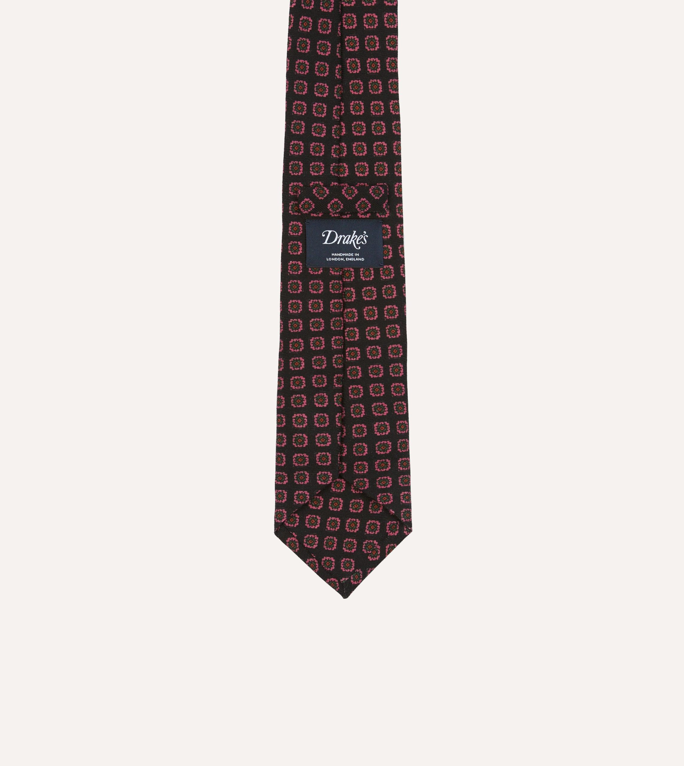 Black Red. and Green Diamond Print Check Self-Tipped Wool Tie - Image 4